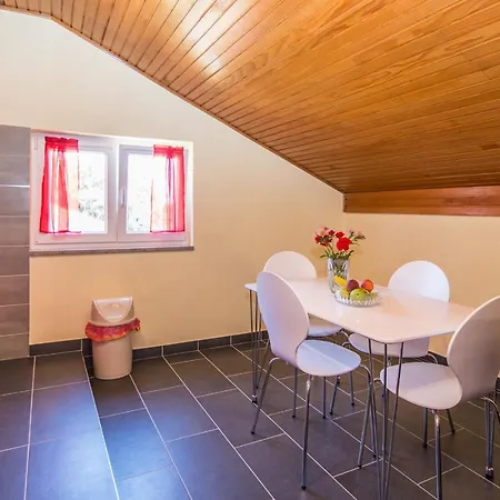 Vesna Apartment