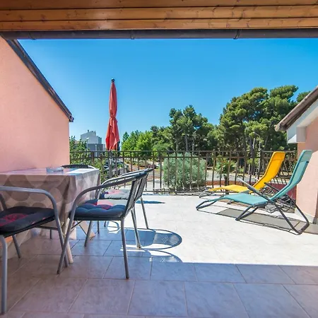 Vesna アパート *